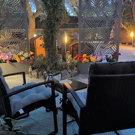 Capri Coral Apartment